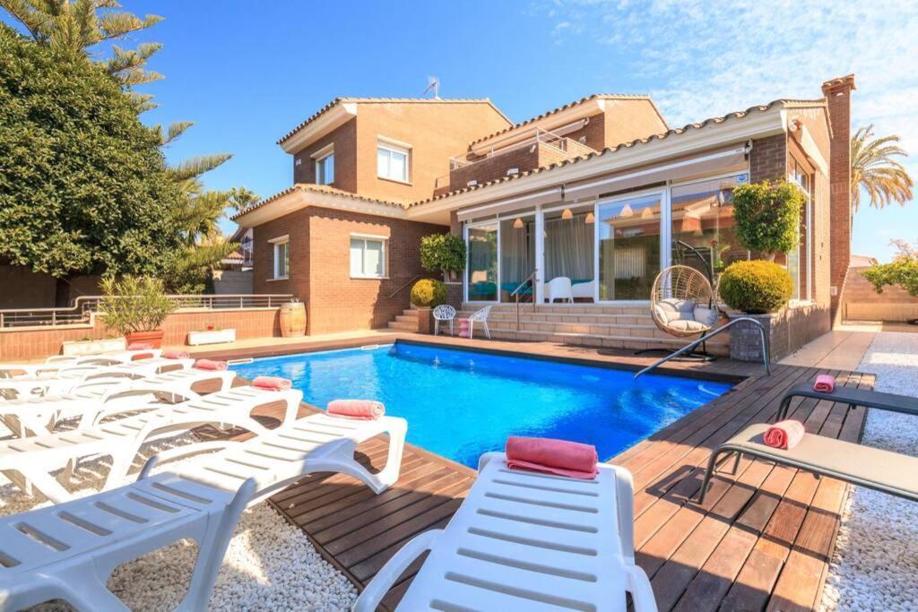 Villa Wine Experience Cambrils - Wine, Art & Games Exteriér fotografie